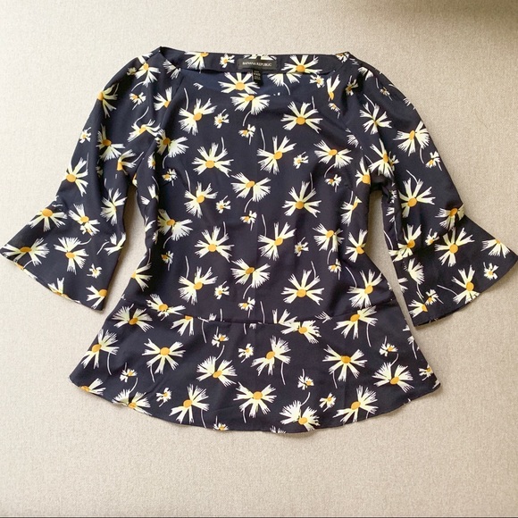 🌼 Banana Republic Flutter Sleeve Daisy Top - Picture 3 of 8